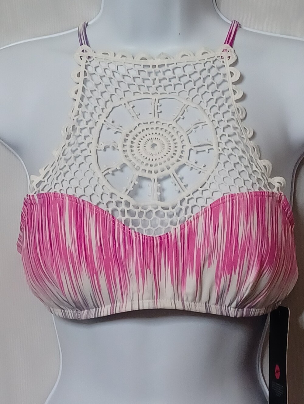 Marilyn Monroe White Crochet High-Neck Camisole with Pink Ombre Bust . Size L